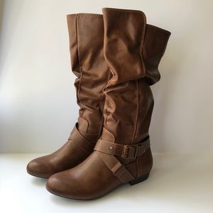 New women’s size 8 brown slouchy boots new in box